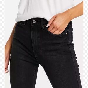 Black fitted jeans